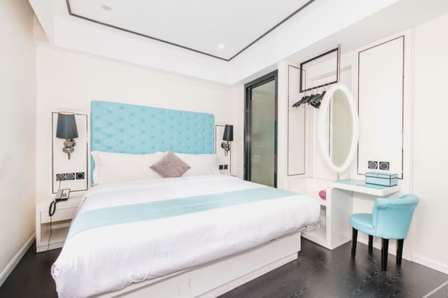 Guestroom (Queen bed)