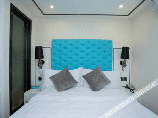 Guestroom - Double Occupancy (Queen bed)