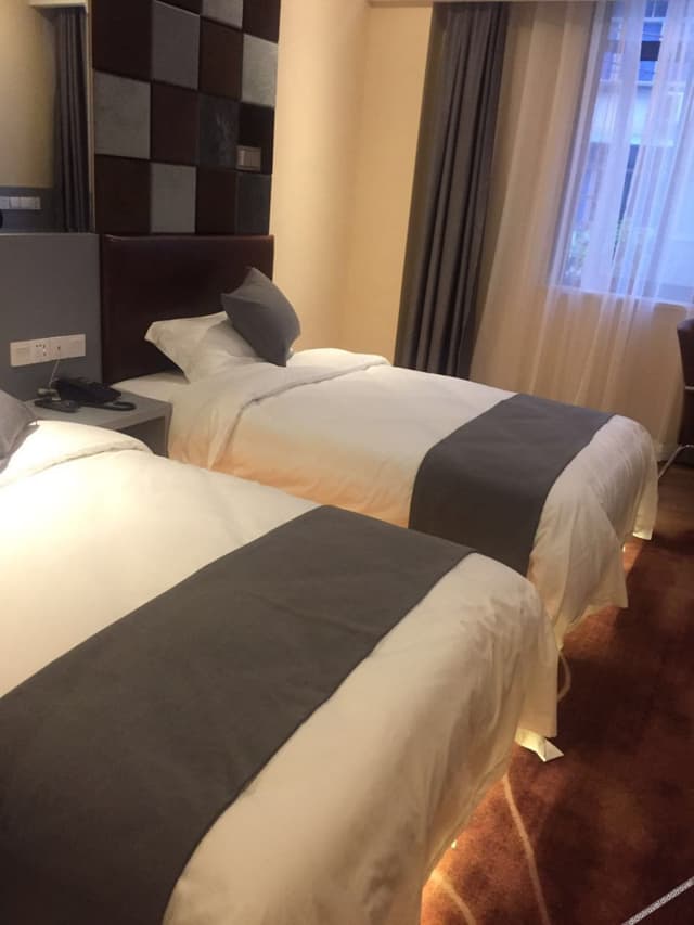 Business Standard Room