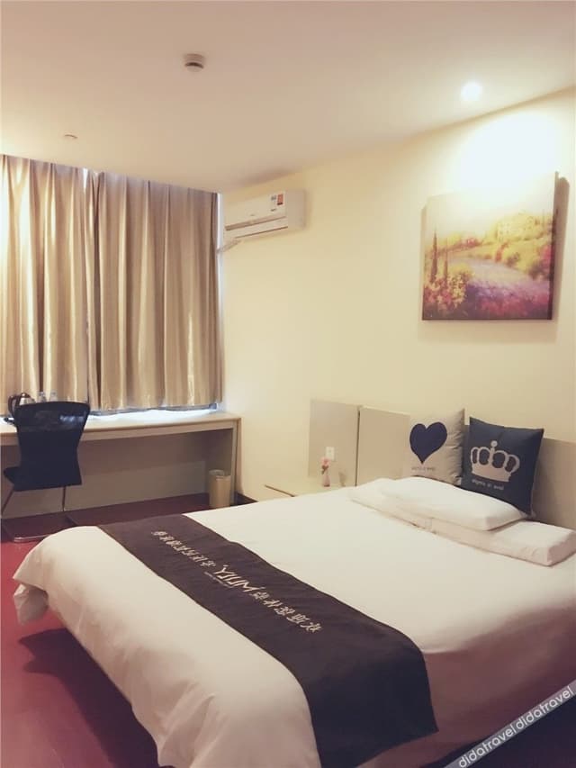 Superior Memory Foam Queen Room