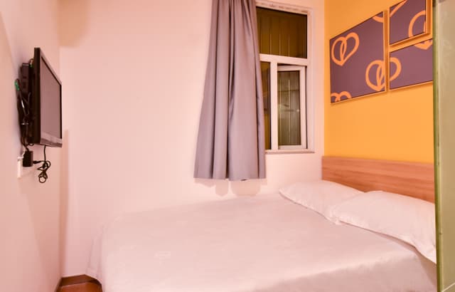 Boutique Queen Room