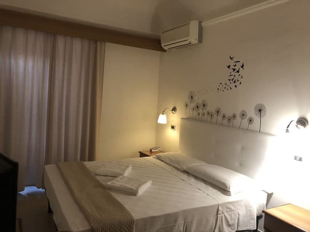 Single Room, Private Bathroom