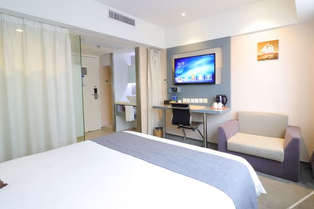Queen Room