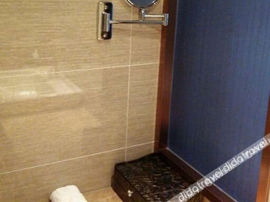 Business Standard Room