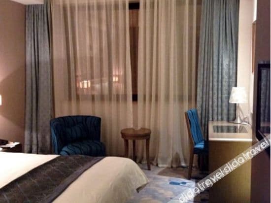 Superior Queen Room