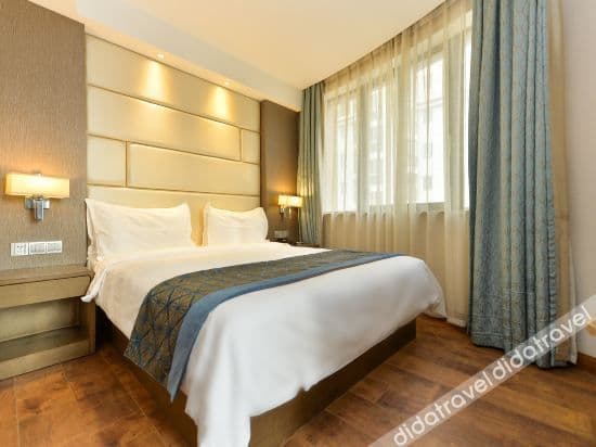 Queen Room
