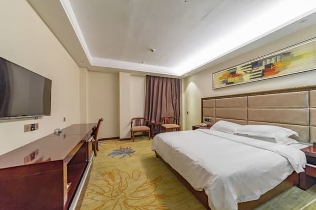 Business Queen Room