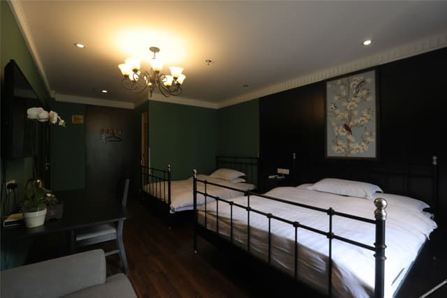 Business 2-bed Room
