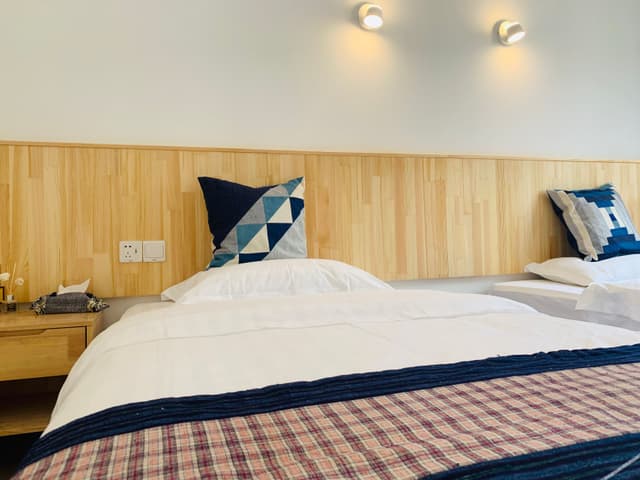Standard Courtyard Room