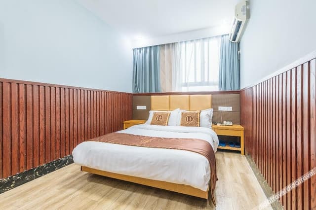 Queen Room