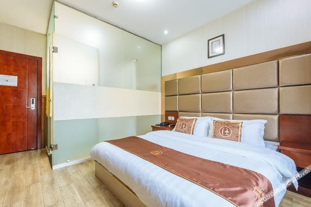Queen Room