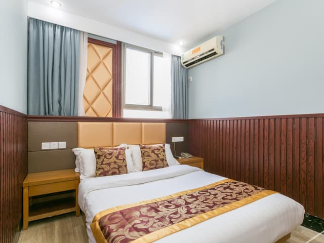 Queen Room