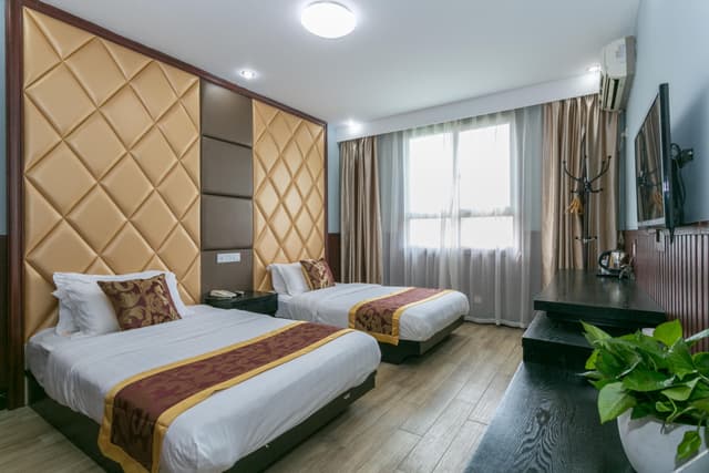 Business Standard Room