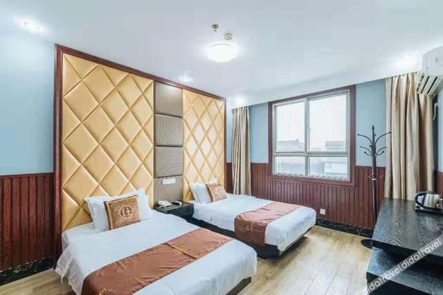 Business Standard Room