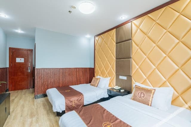 Business Standard Room