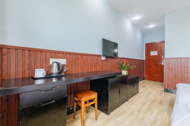 Business Standard Room