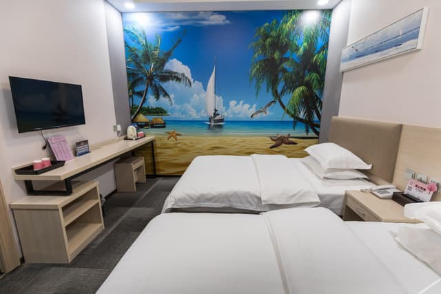 Romantic Deluxe Room (2 beds) (No window)