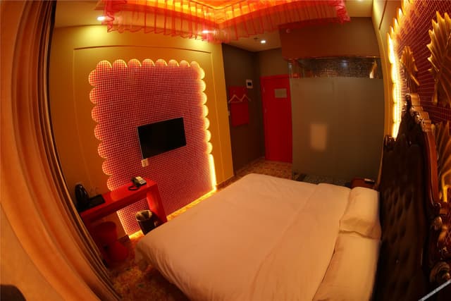 Standard Themed Room