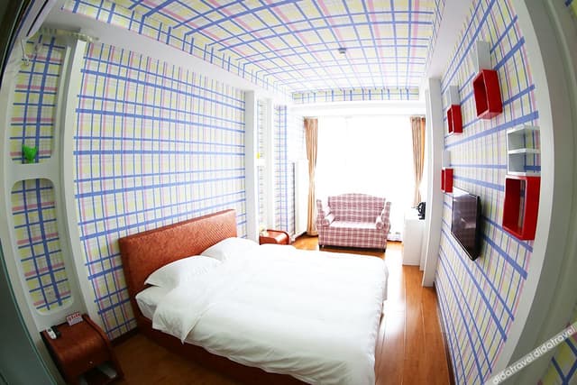 Deluxe Theme Room