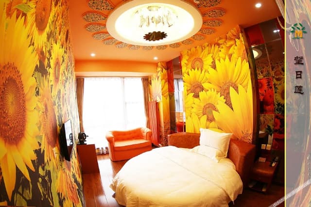 Deluxe Theme Room
