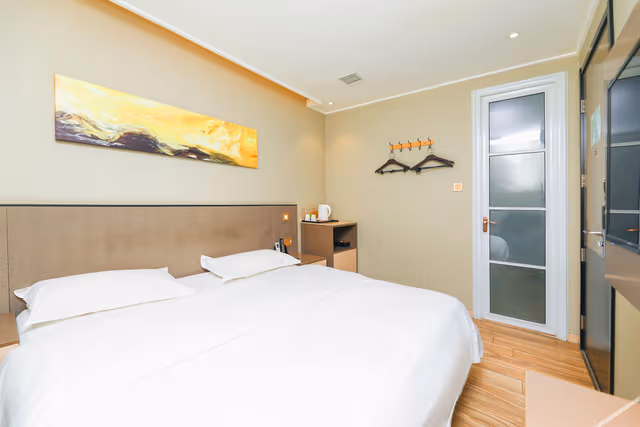 Selected Room (Double Bed) (No Window)