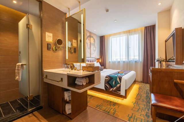 Queen Room