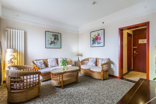 Deluxe Suite