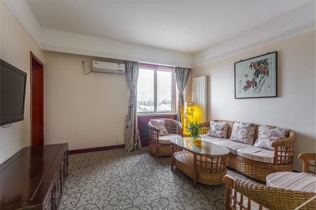 Deluxe Suite