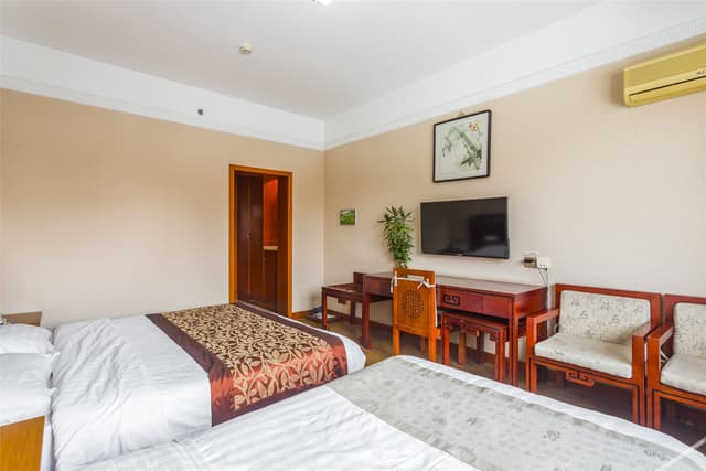 Deluxe Family Room