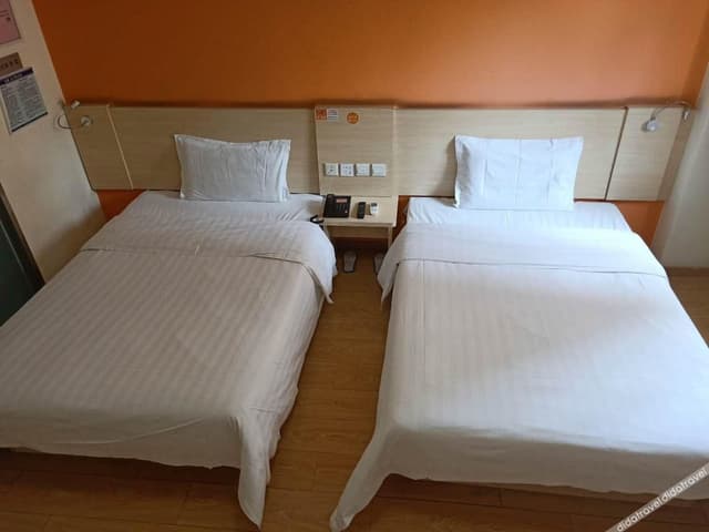 Selected Room (2 Beds)