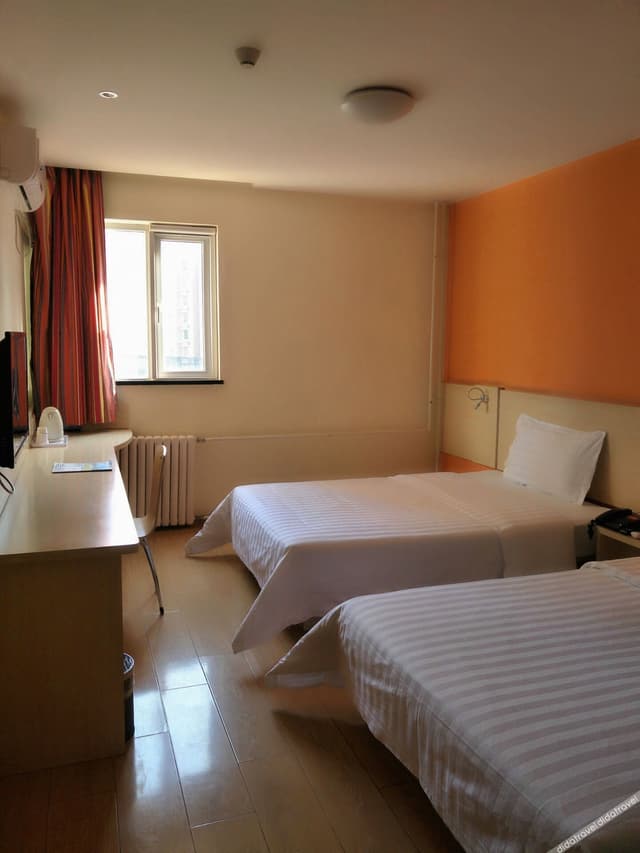 Selected Room (2 Beds)