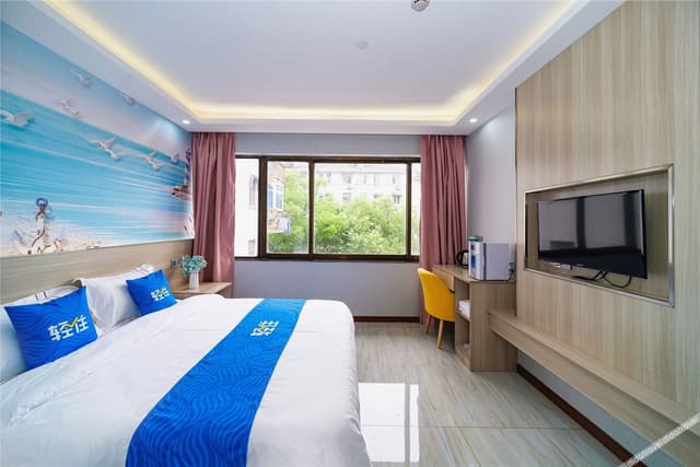 Queen Room