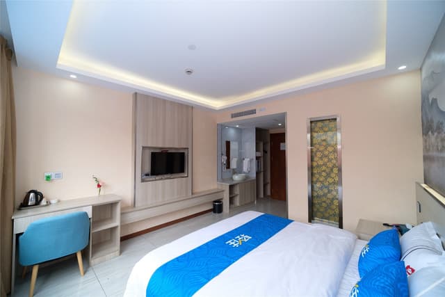 Queen Room