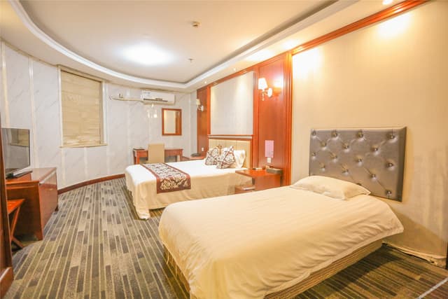 Deluxe Family Room