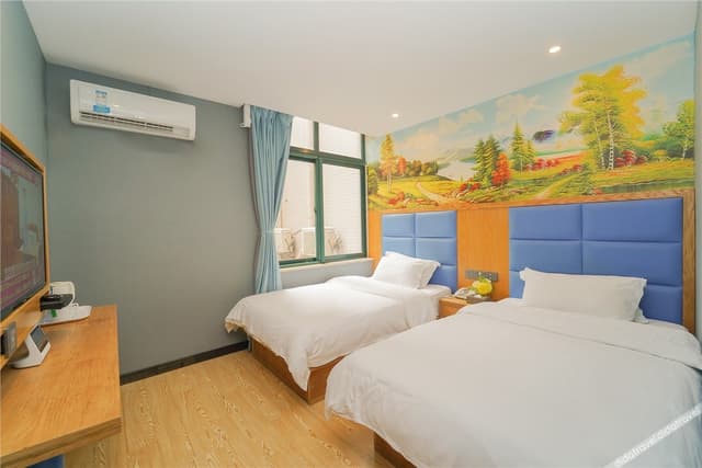Smart Qingju Twin Room