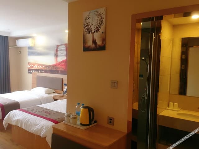 Selected Room (2 Beds)