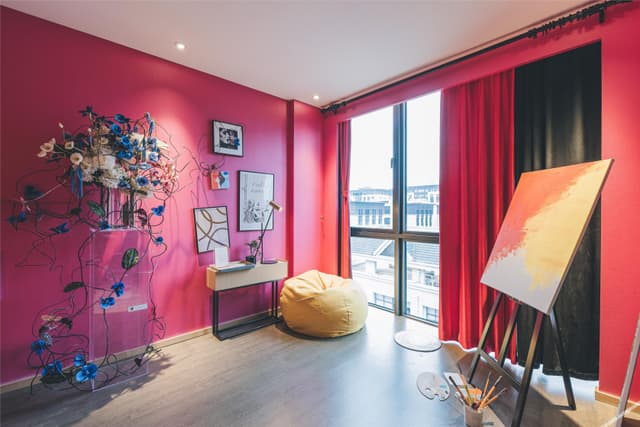 Artist Theme Room