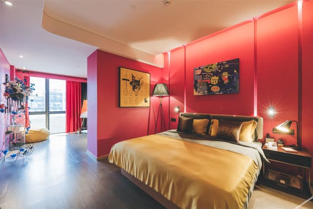 Artist Theme Room