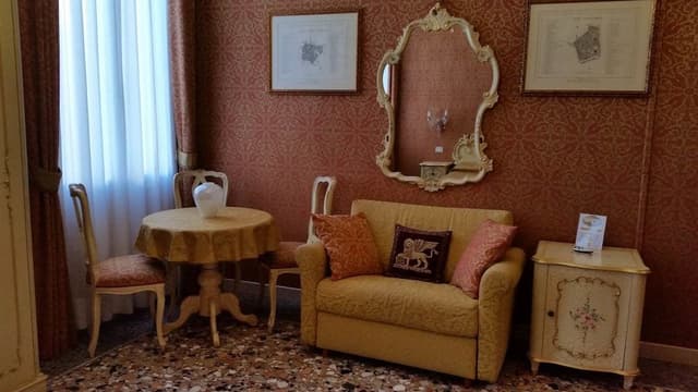 Deluxe Double Room, Canal View