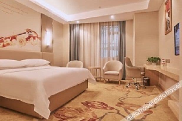 Deluxe Queen Room