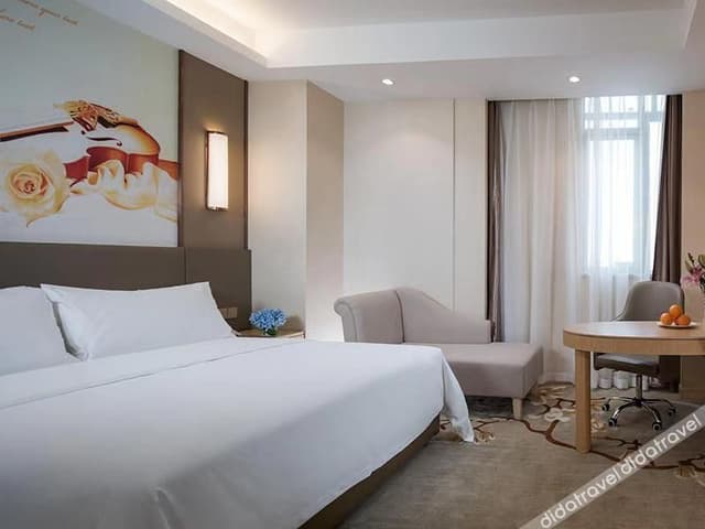 Deluxe Queen Room