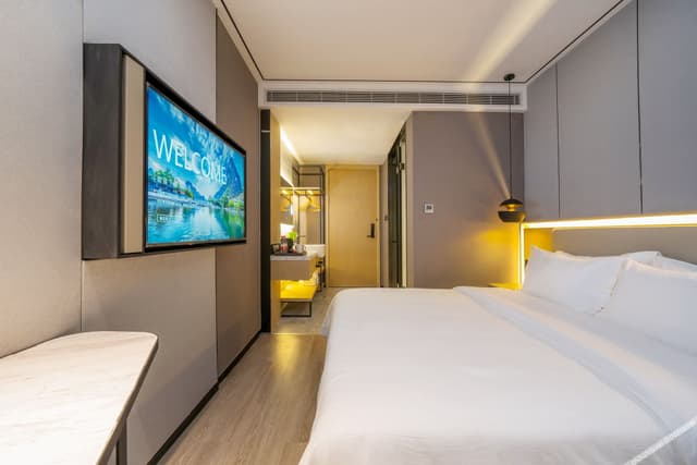 Light Luxury Superior Double Bed Room