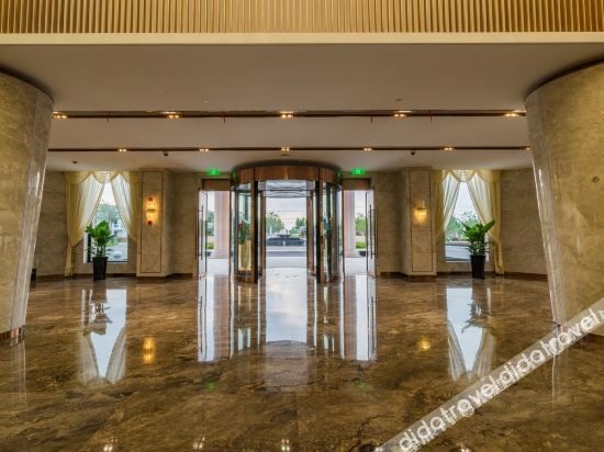 โรงแรมจิ่วชุนฮอลิเดย์ (Jiushun Holiday Hotel)1