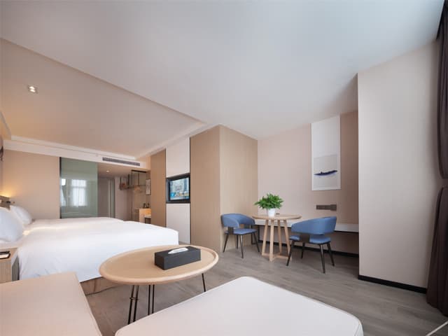 Deluxe Family Room
