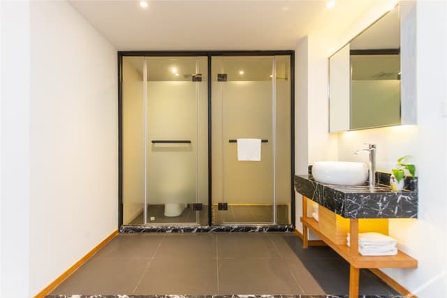 Phoebe Zhennan Serenity And Scholarly Double Bed Room