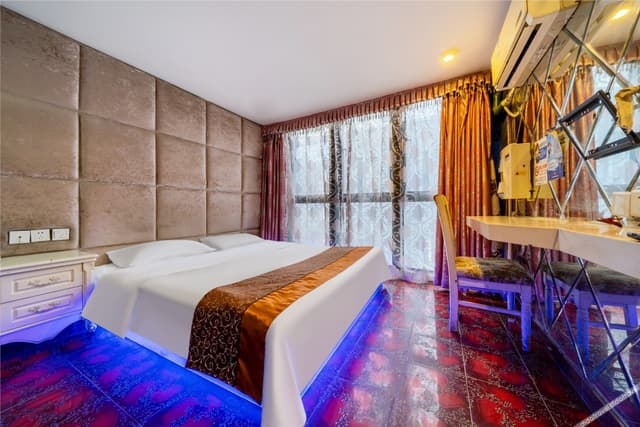 Fashionable Double Room