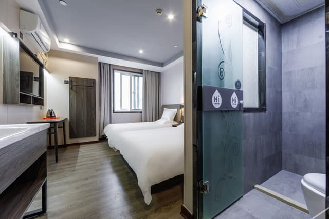 Guestroom (2 beds)