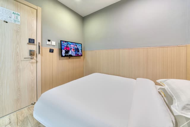 Discount Queen Room