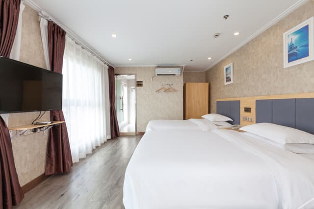Selected Room (2 beds)