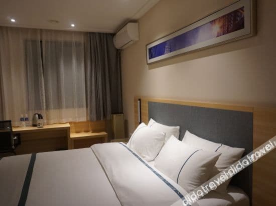 Guestroom (Queen bed)
